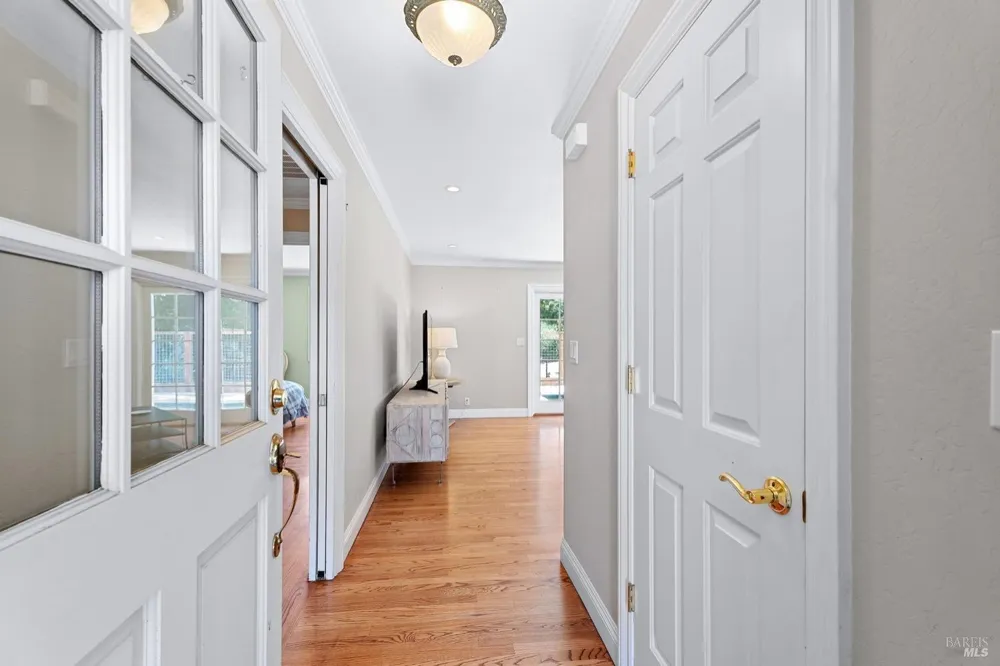 1040 Valley View Street St. Helena, CA 94574