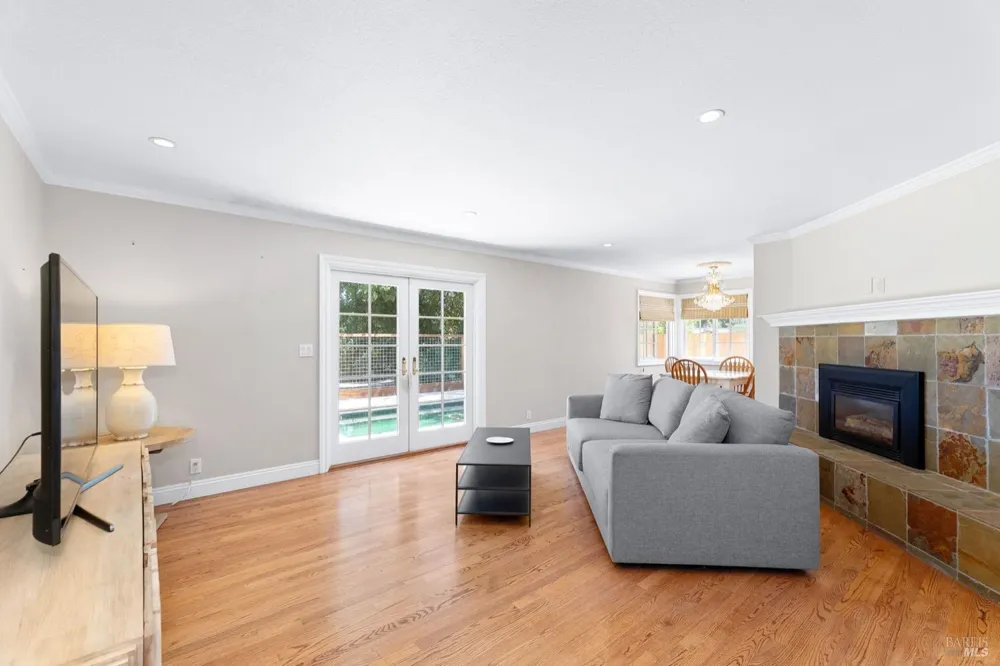 1040 Valley View Street St. Helena, CA 94574