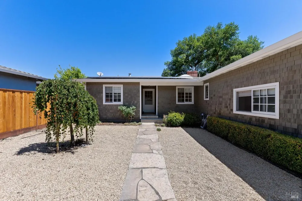 1040 Valley View Street St. Helena, CA 94574