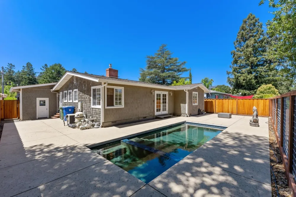 1040 Valley View Street St. Helena, CA 94574