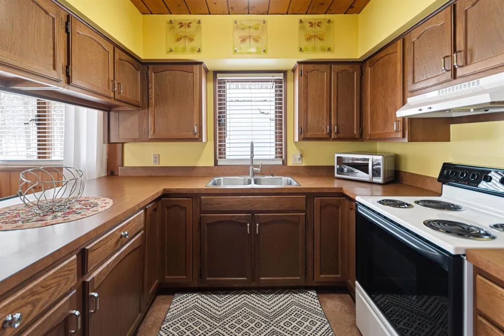 2481 S Schomberg Road Centerville Township, MI 49653