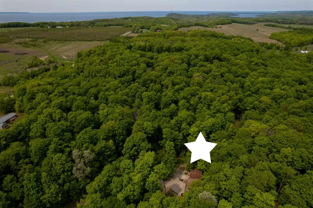 2481 S Schomberg Road Centerville Township, MI 49653