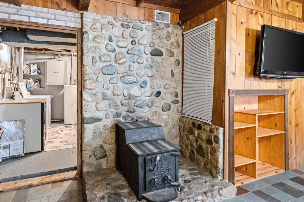 2481 S Schomberg Road Centerville Township, MI 49653