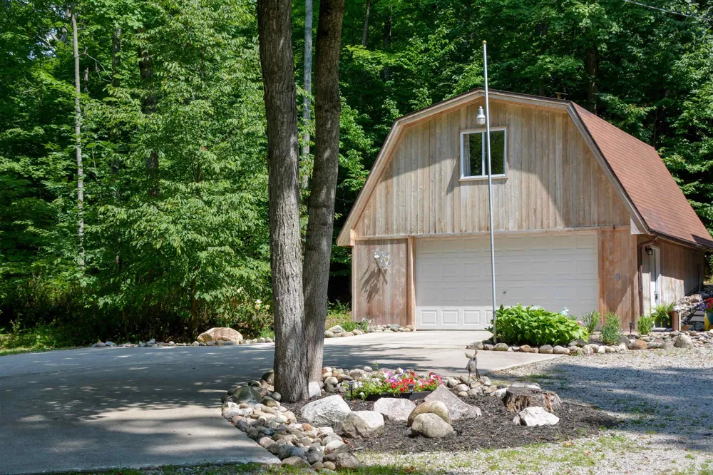 2481 S Schomberg Road Centerville Township, MI 49653