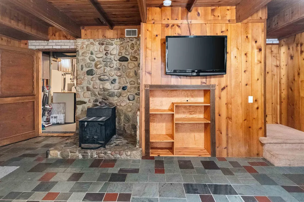 2481 S Schomberg Road Centerville Township, MI 49653