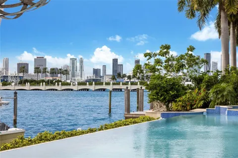 100 Palm Ave