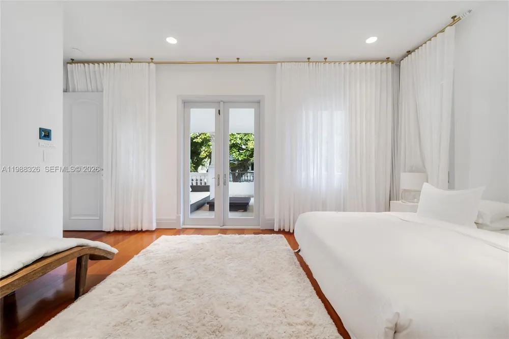 100 Palm Ave Miami Beach, FL 33139