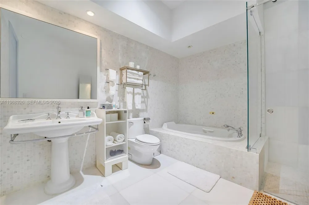 100 Palm Ave Miami Beach, FL 33139