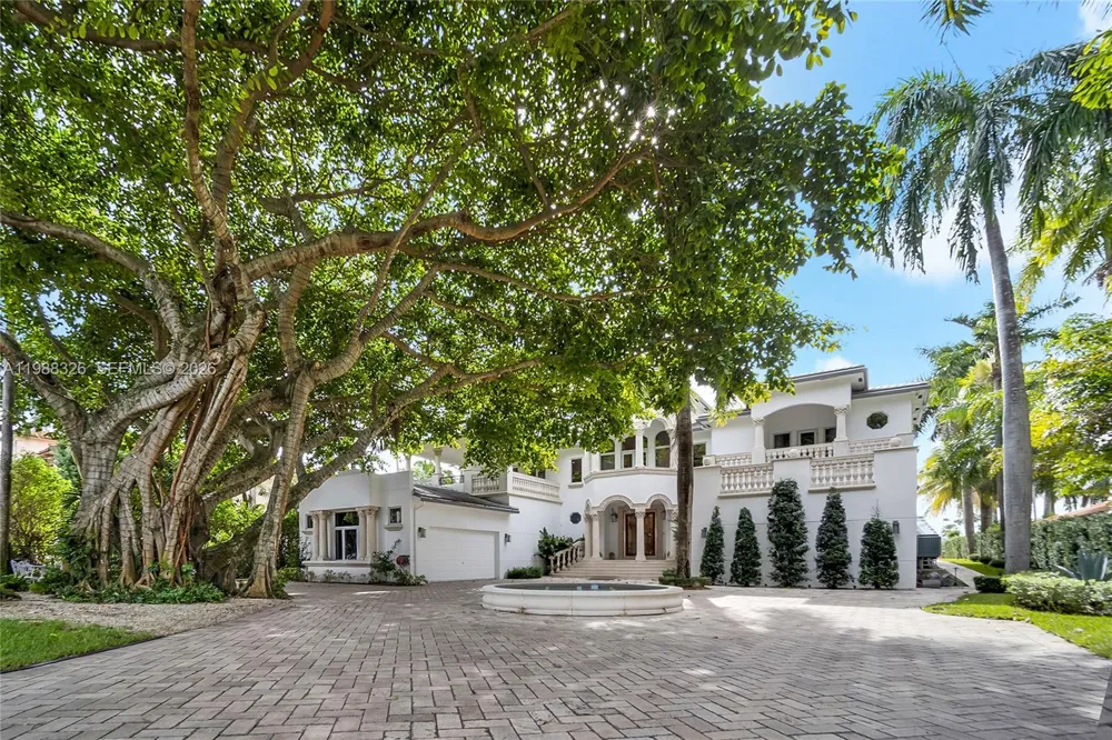 100 Palm Ave Miami Beach, FL 33139