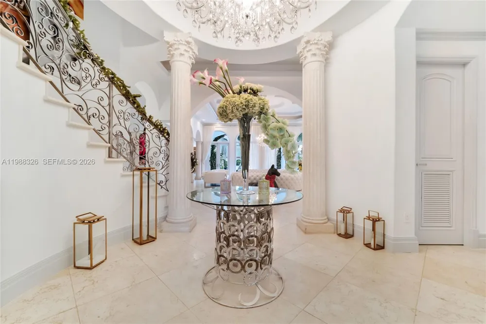 100 Palm Ave Miami Beach, FL 33139