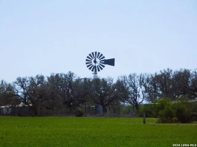 10566 Texas 127 Sabinal, TX 78881