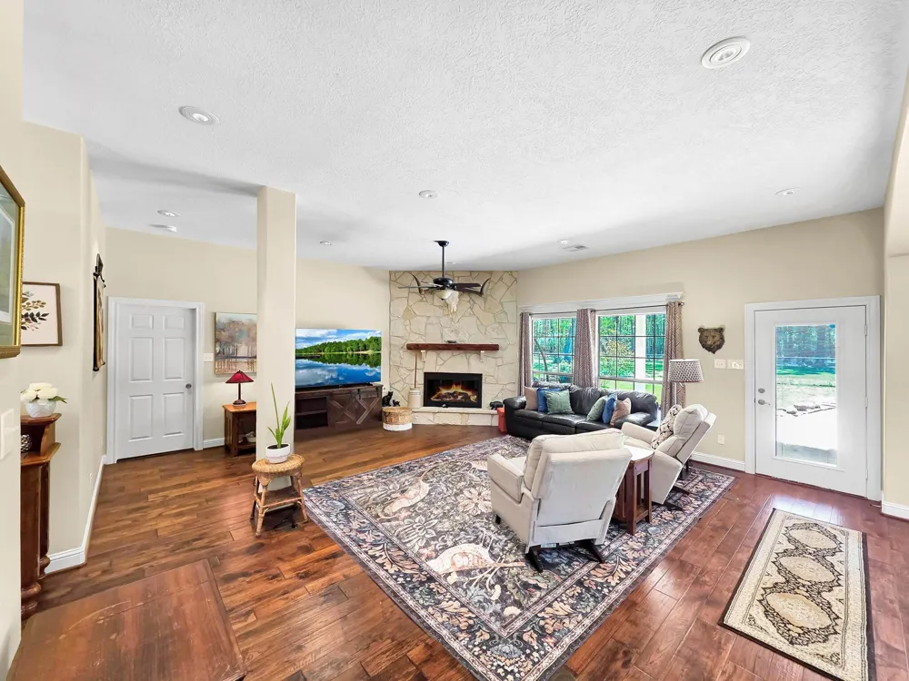 531 County Road 641 Dayton, TX 77535