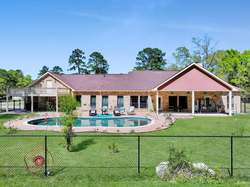 531 County Road 641 Dayton, TX 77535