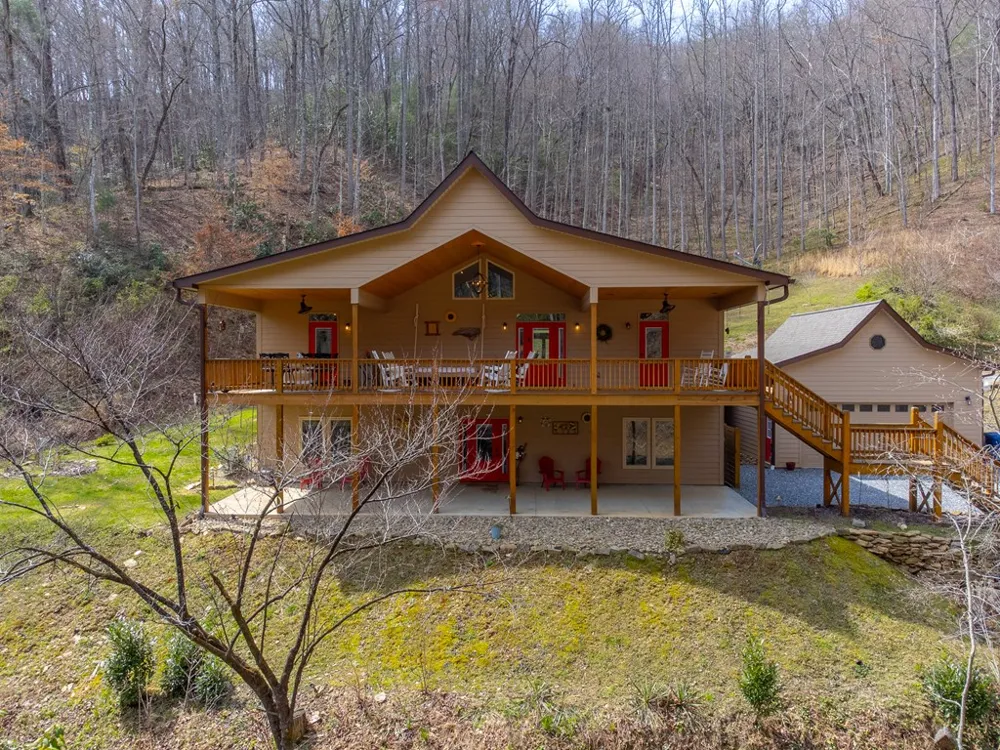 High Grove Parkway Whittier, NC 28789