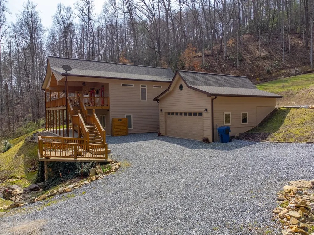 High Grove Parkway Whittier, NC 28789