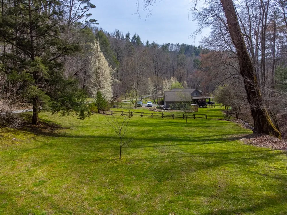 High Grove Parkway Whittier, NC 28789