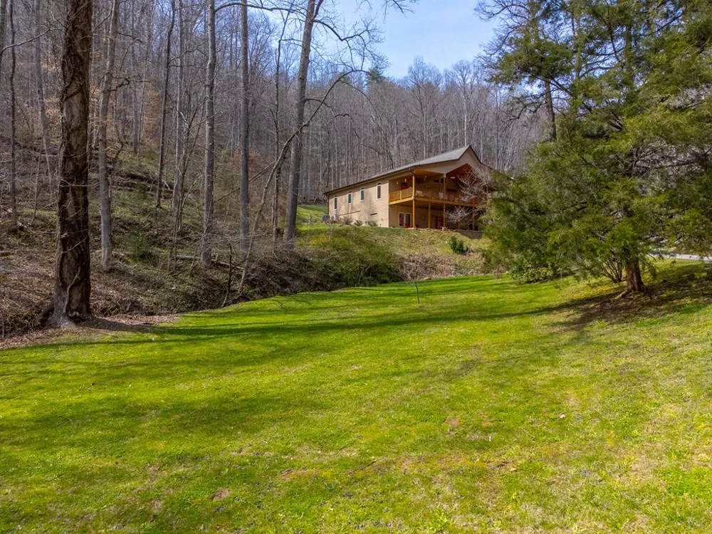 High Grove Parkway Whittier, NC 28789
