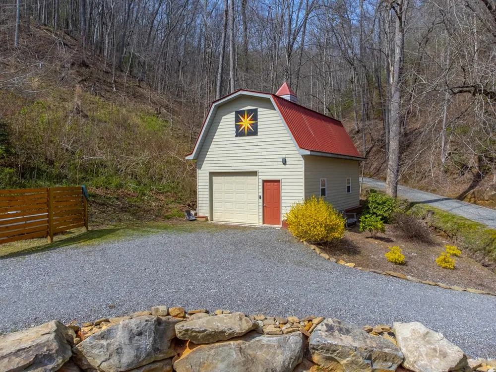 High Grove Parkway Whittier, NC 28789