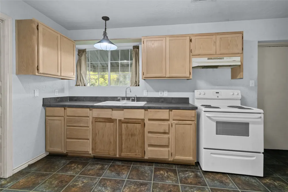 612 Poplar Street Teague, TX 75860