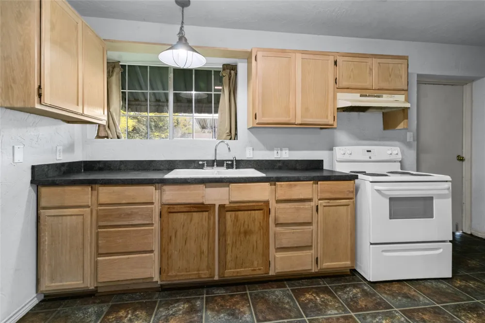 612 Poplar Street Teague, TX 75860