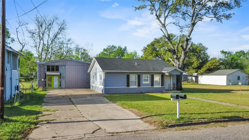 612 Poplar Street Teague, TX 75860
