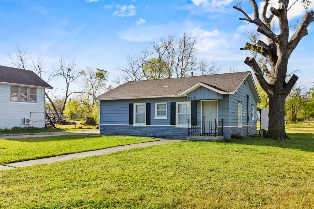 612 Poplar Street Teague, TX 75860