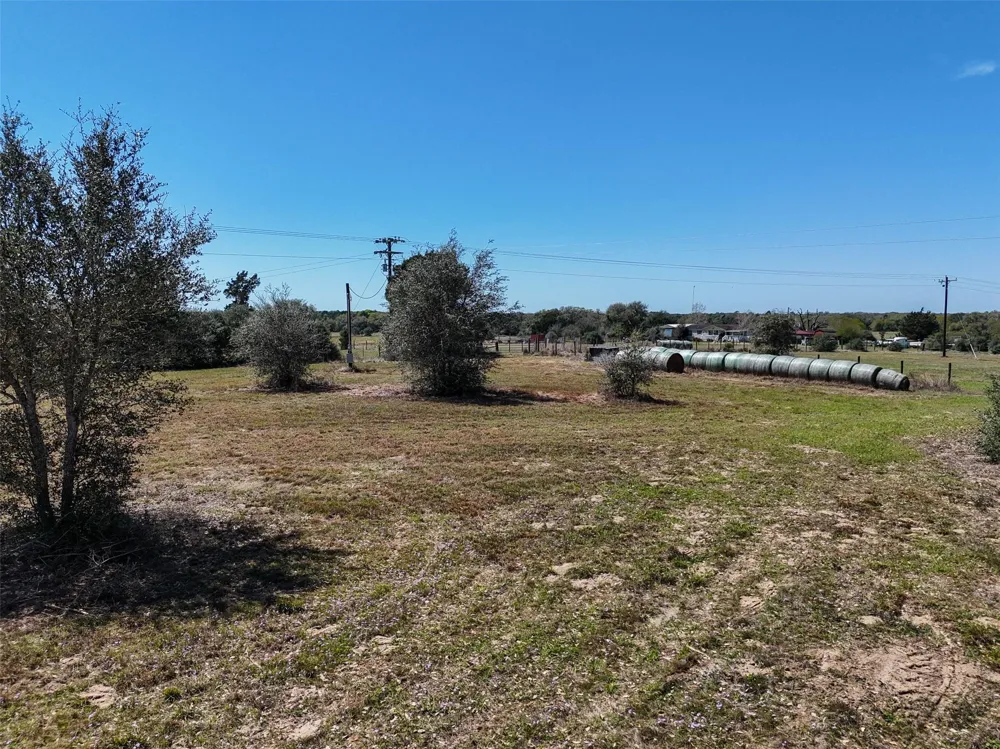 1 Reitz Quinn Road Cat Spring, TX 78933