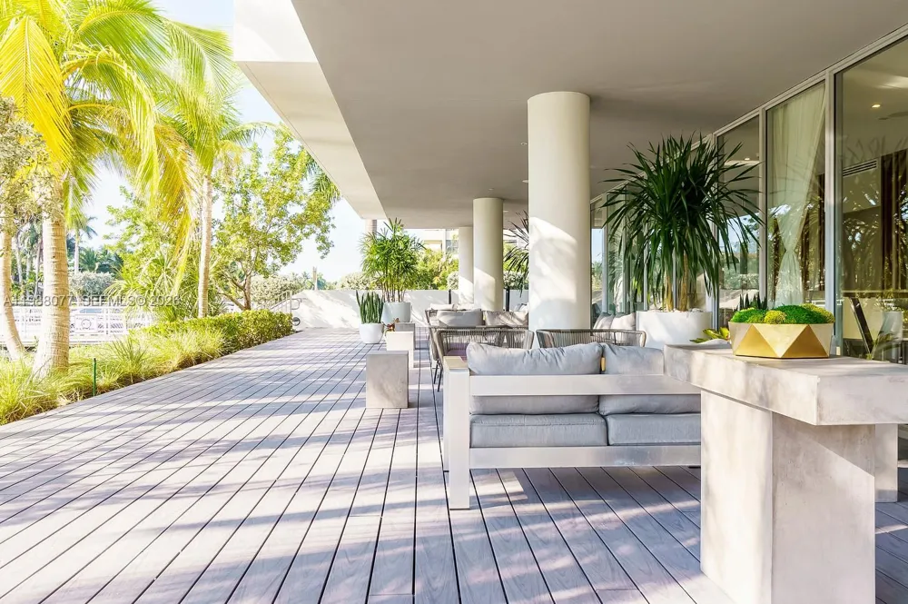 9540 W Bay Harbor Dr #301 Bay Harbor Islands, FL 33154