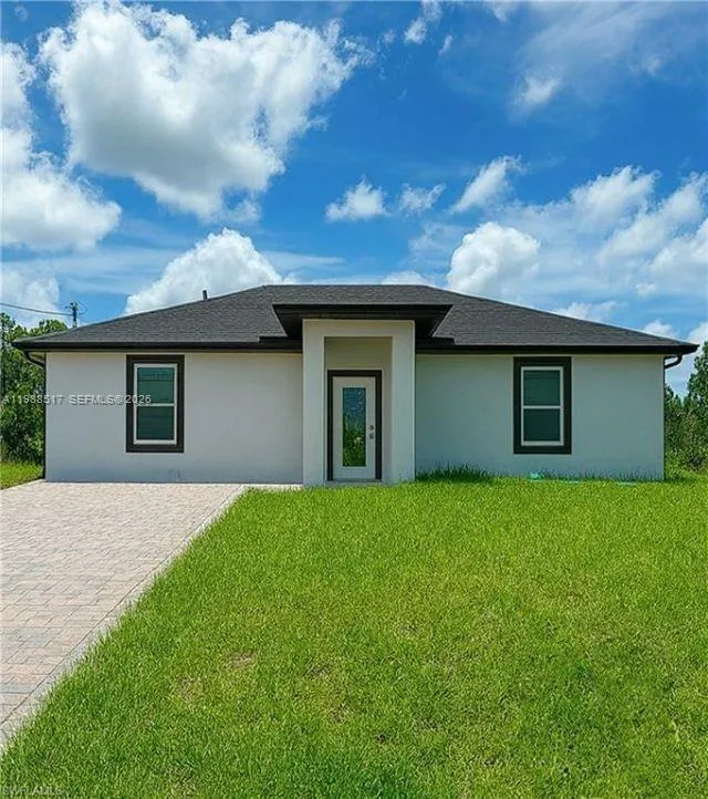 816 Palomino Lehigh Acres, FL 33974