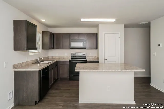 3811 Somers Crest San Antonio, TX 78211