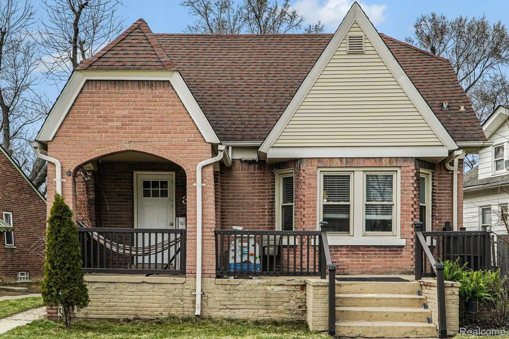 39 Neome Drive Pontiac City, MI 48341