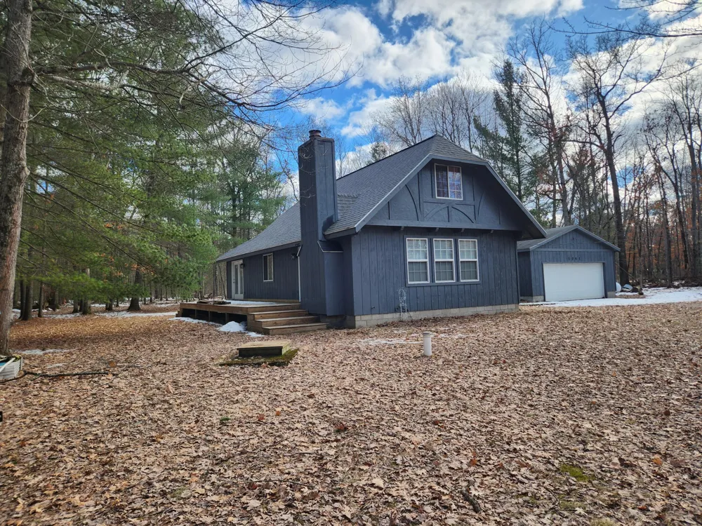 1041 Wolf Lake Drive Peacock Township, MI 49304