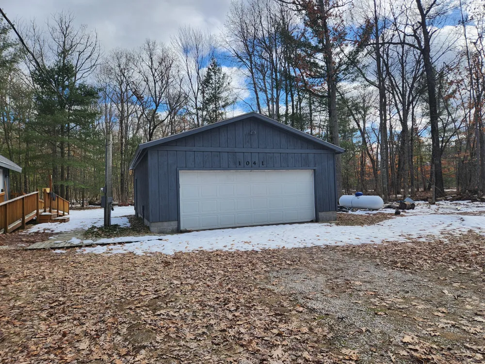 1041 Wolf Lake Drive Peacock Township, MI 49304