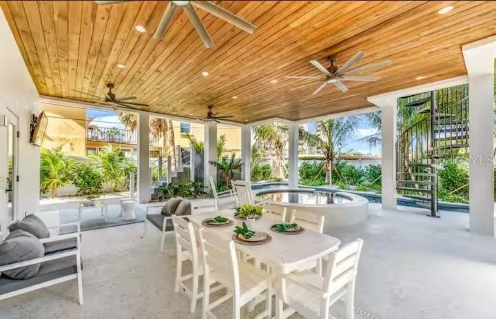 85 AVENIDA MESSINA Sarasota, FL 34242
