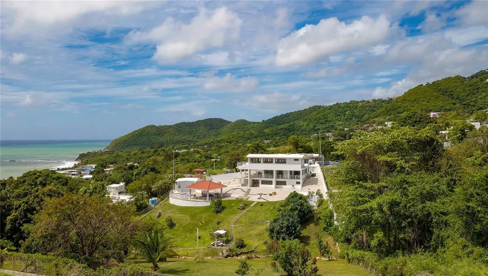 94 EL COCAL COUNTRY AND BEACH CLUB Yabucoa, PR 00767