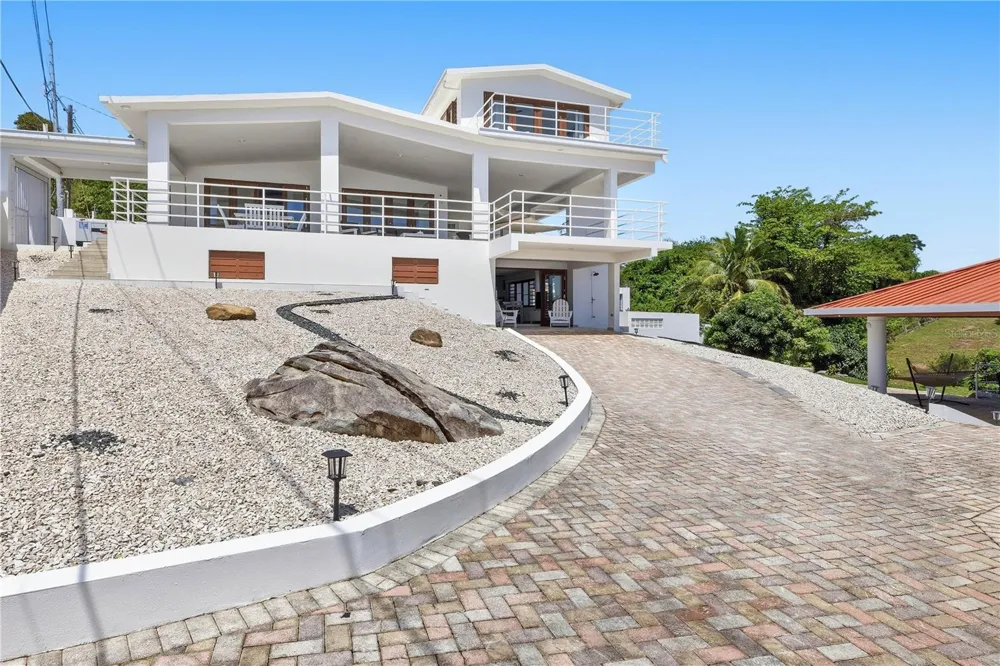 94 EL COCAL COUNTRY AND BEACH CLUB Yabucoa, PR 00767