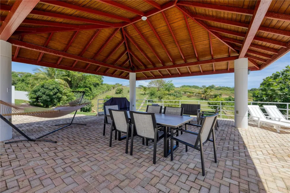 94 EL COCAL COUNTRY AND BEACH CLUB Yabucoa, PR 00767
