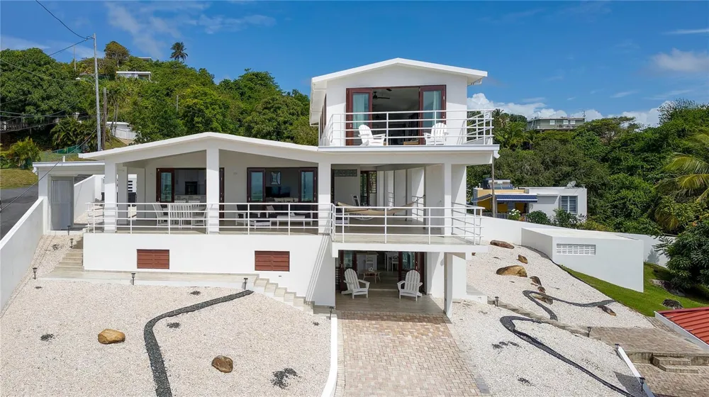 94 EL COCAL COUNTRY AND BEACH CLUB Yabucoa, PR 00767