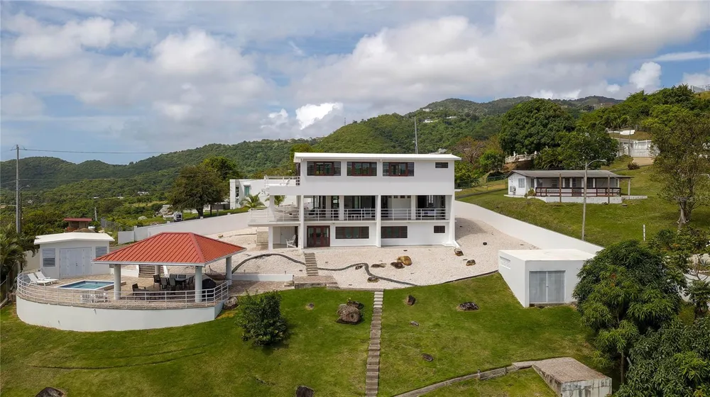 94 EL COCAL COUNTRY AND BEACH CLUB Yabucoa, PR 00767