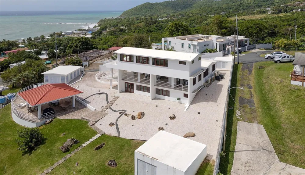 94 EL COCAL COUNTRY AND BEACH CLUB Yabucoa, PR 00767