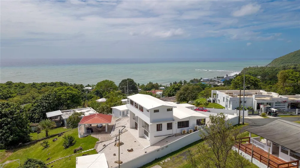 94 EL COCAL COUNTRY AND BEACH CLUB Yabucoa, PR 00767
