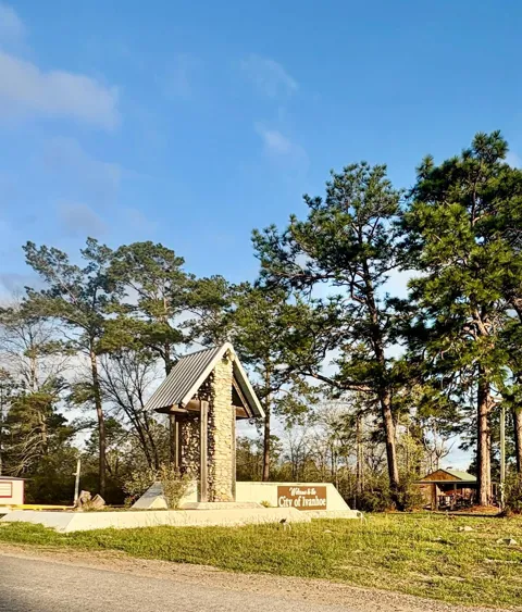 17 Chanticleer Drive