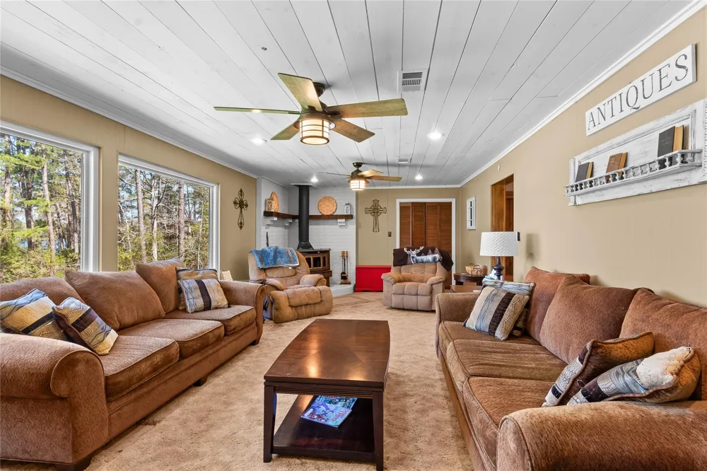 286 Lynwood Burkeville, TX 75932