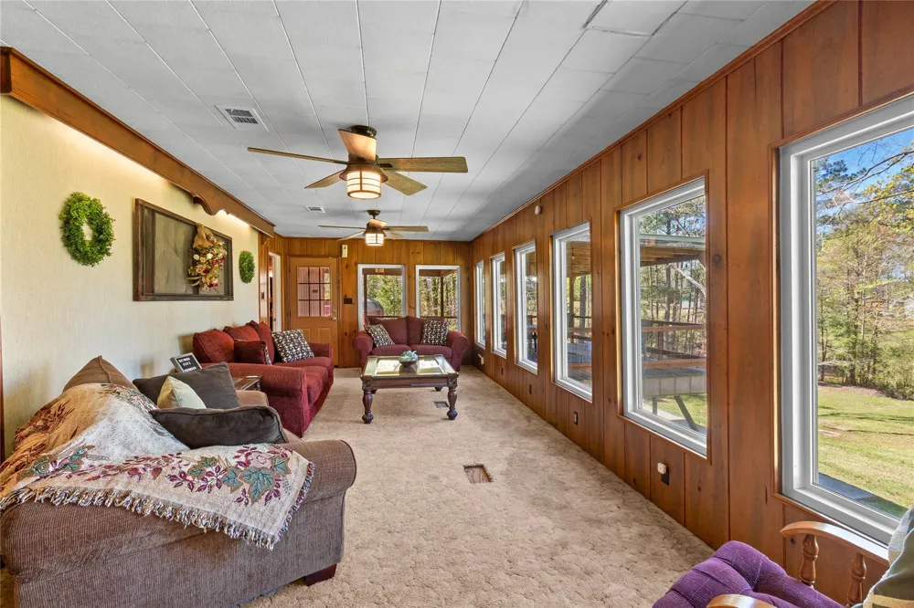 286 Lynwood Burkeville, TX 75932