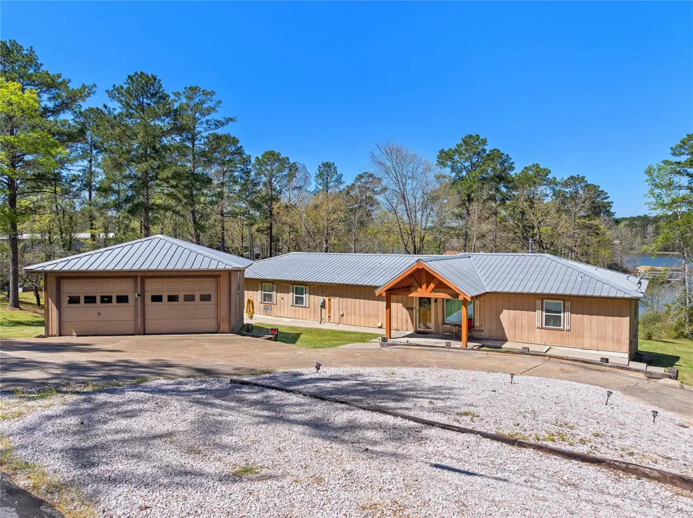 286 Lynwood Burkeville, TX 75932