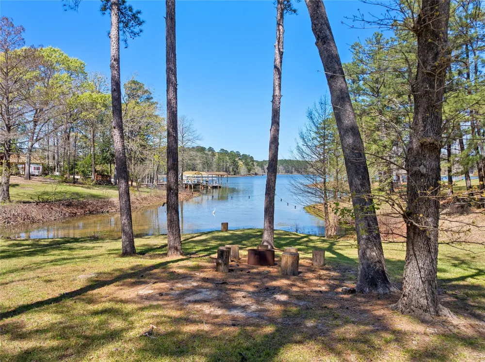286 Lynwood Burkeville, TX 75932