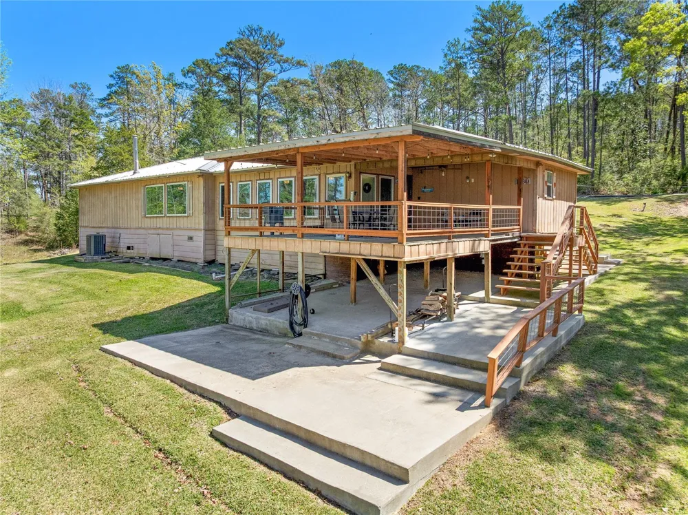286 Lynwood Burkeville, TX 75932