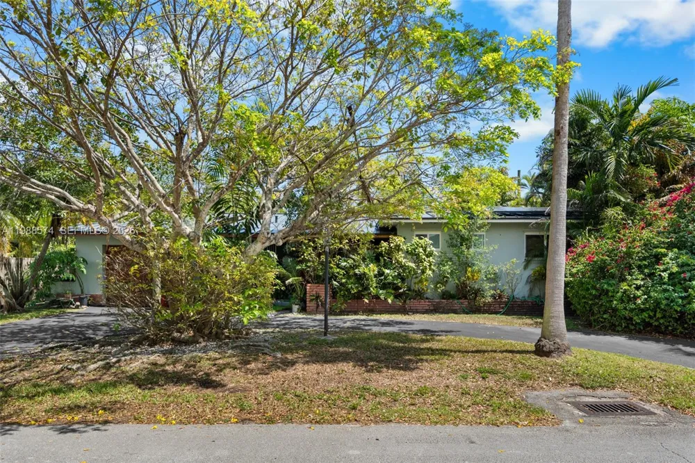 6005 SW 64th Pl South Miami, FL 33143