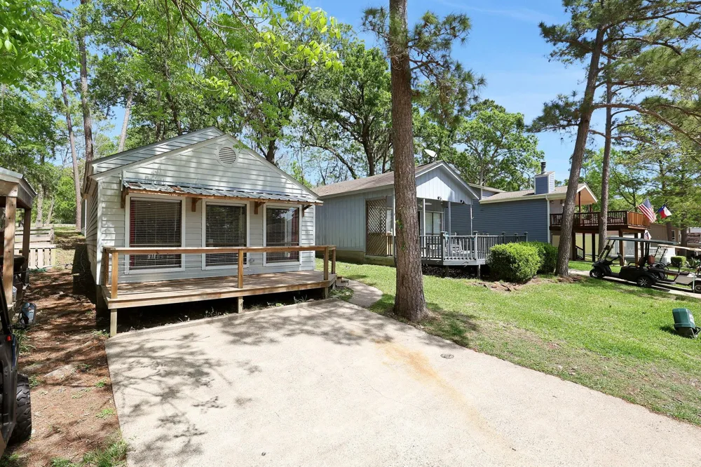 111 Harbour Row Drive Coldspring, TX 77331
