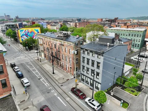 1909 Race Street #2